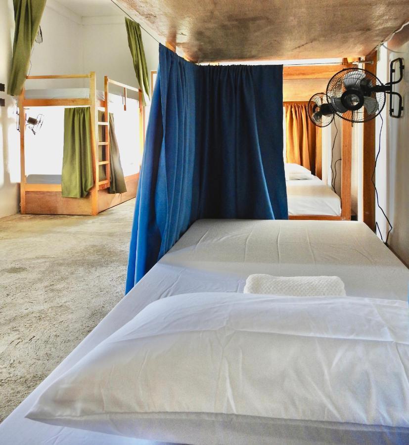 Three Little Birds Surf Hostel ゼネラル・ルナ エクステリア 写真