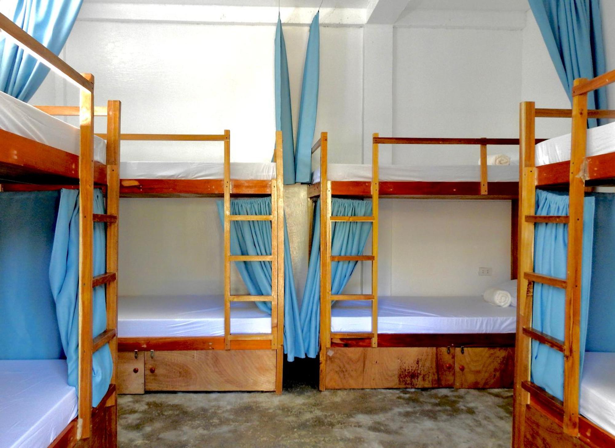 Three Little Birds Surf Hostel ゼネラル・ルナ 部屋 写真
