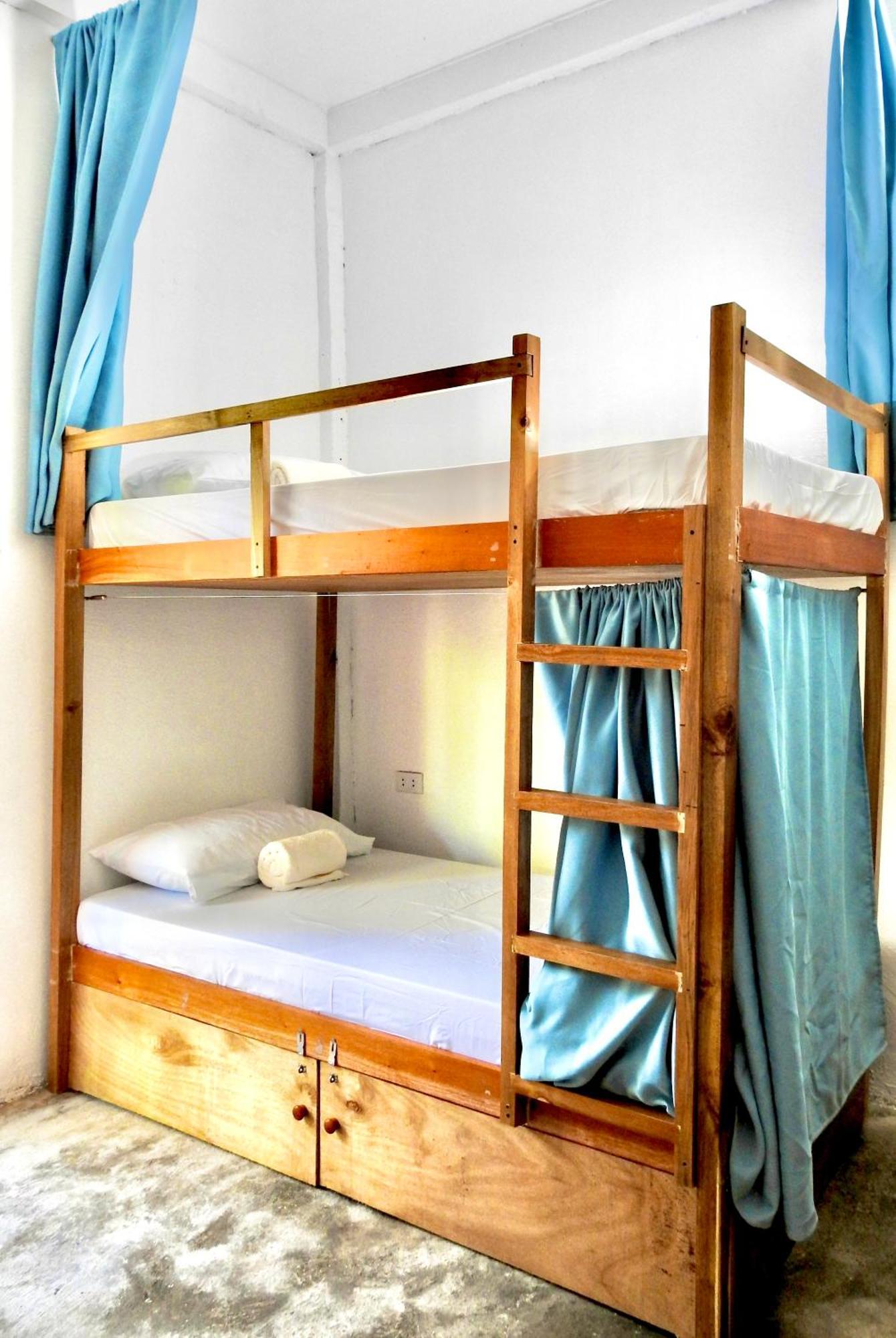 Three Little Birds Surf Hostel ゼネラル・ルナ 部屋 写真