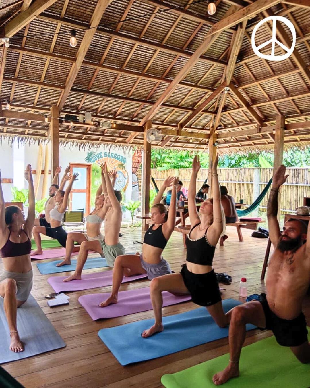 Three Little Birds Surf Hostel ゼネラル・ルナ エクステリア 写真
